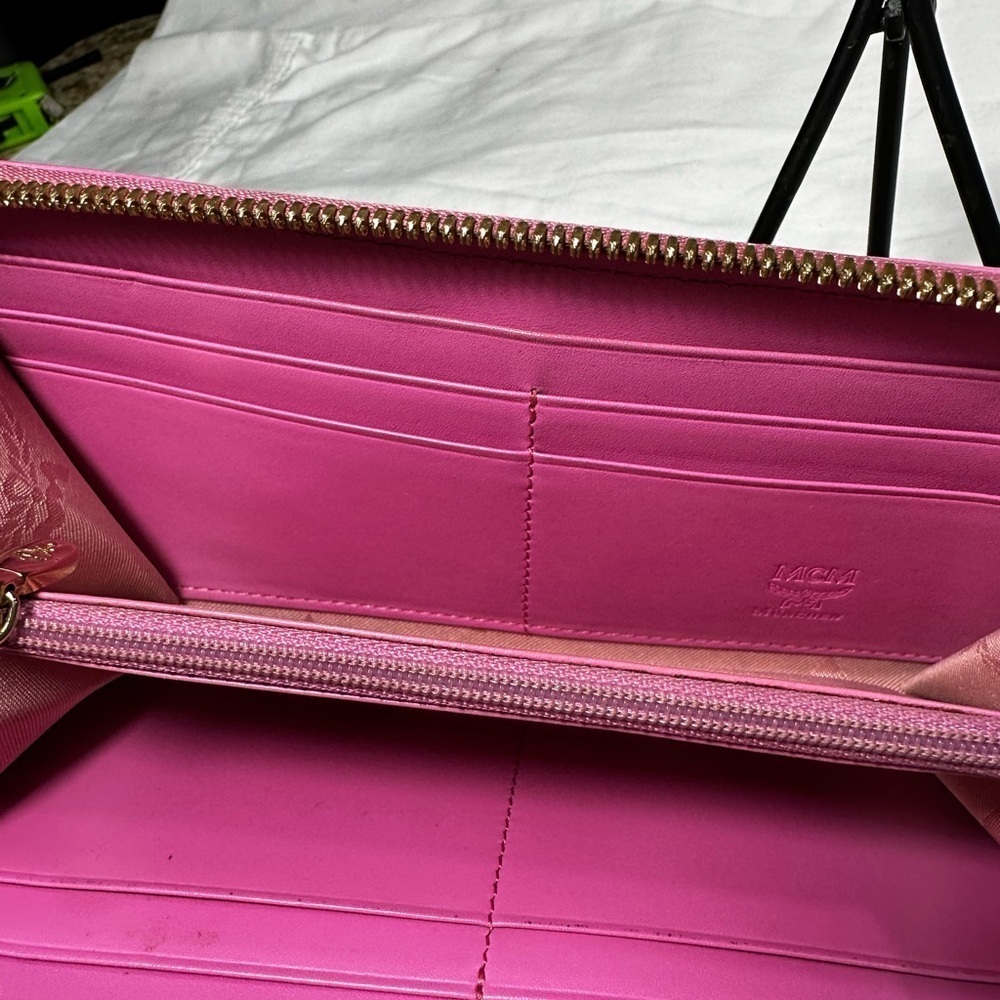 MCM LIMITED EDITION Studded Logo Leather Long Wallet Pink and Cream EUC - Picture 4 of 5